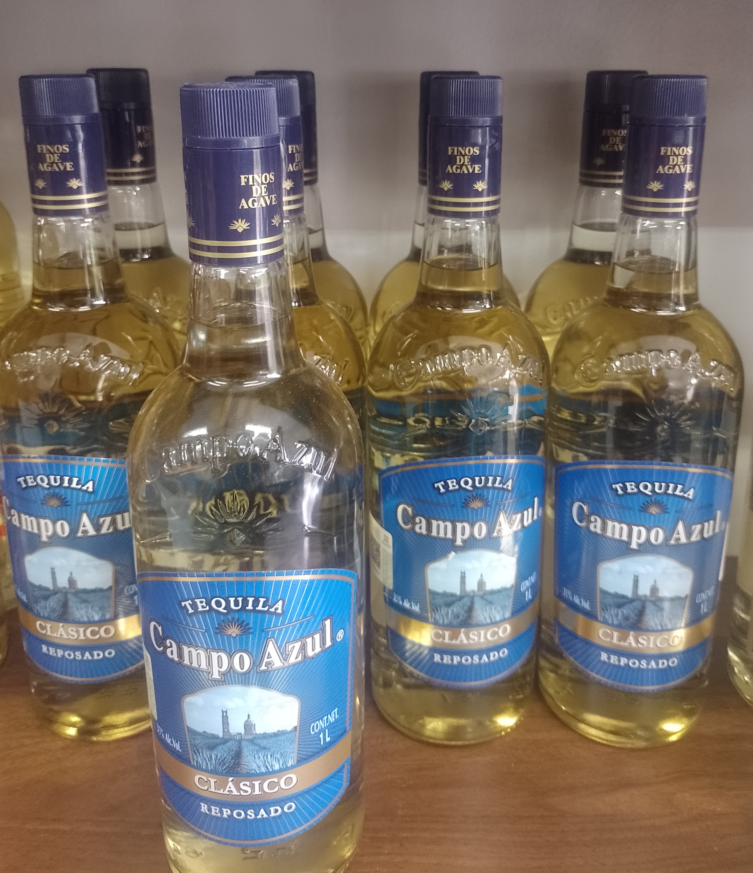 campo azul clasico reposado 1l - Producto de Vinos y Licores en Super La Bodeguita